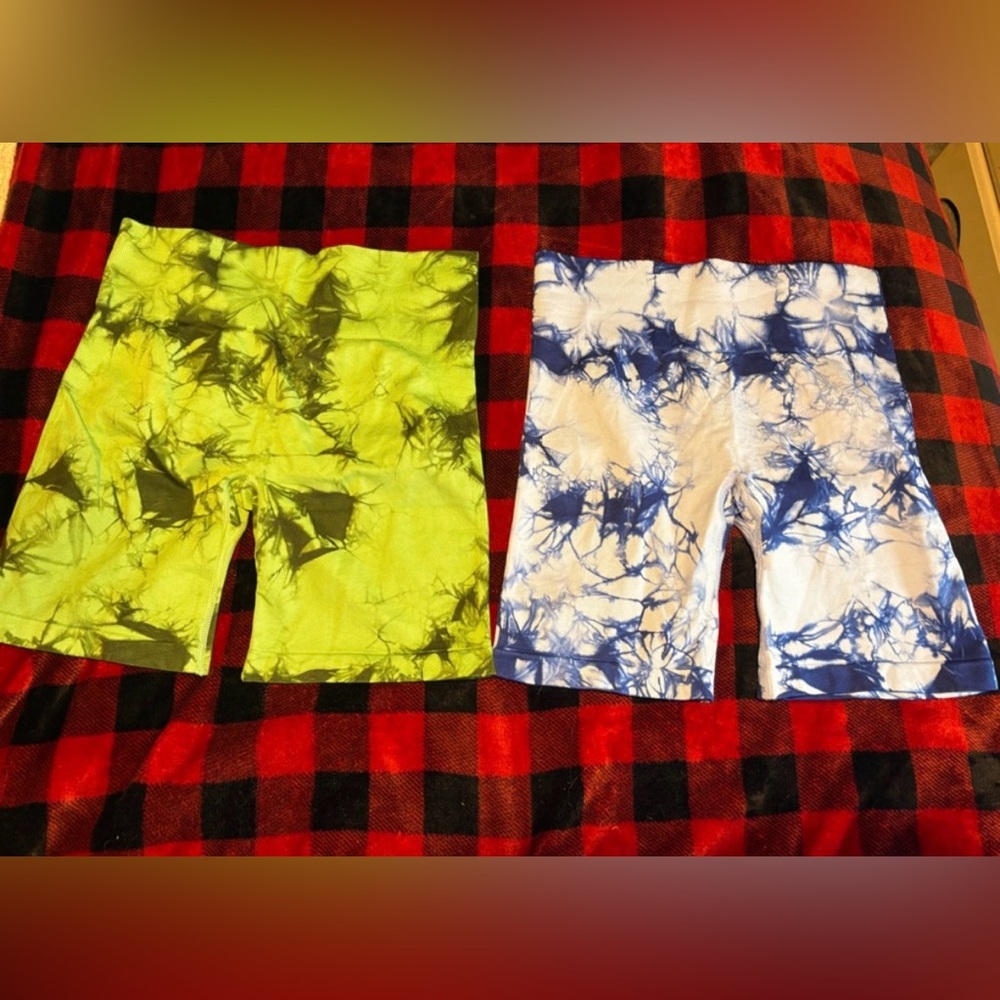 SHEIN Tie-Dye Bike Shorts Set - Green and Blue
